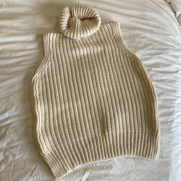 H&M turtleneck sweater - Picture 2 of 3